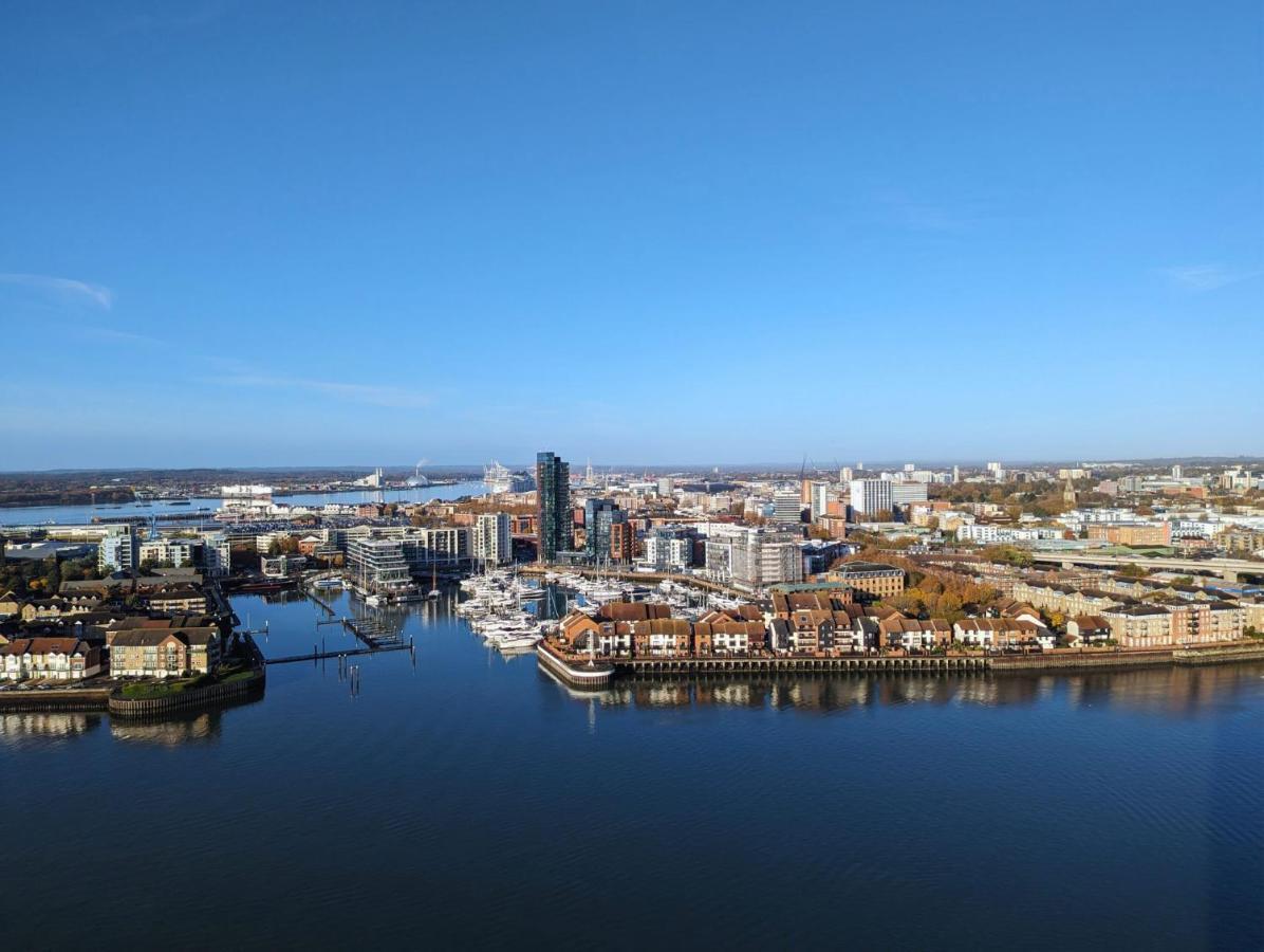Charles Hope Southampton Waterside Exterior foto